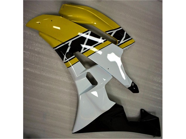 Plástico R6 06-07 - Amarelo Branco Preto Plástico R6 06-07 - Amarelo Branco Preto